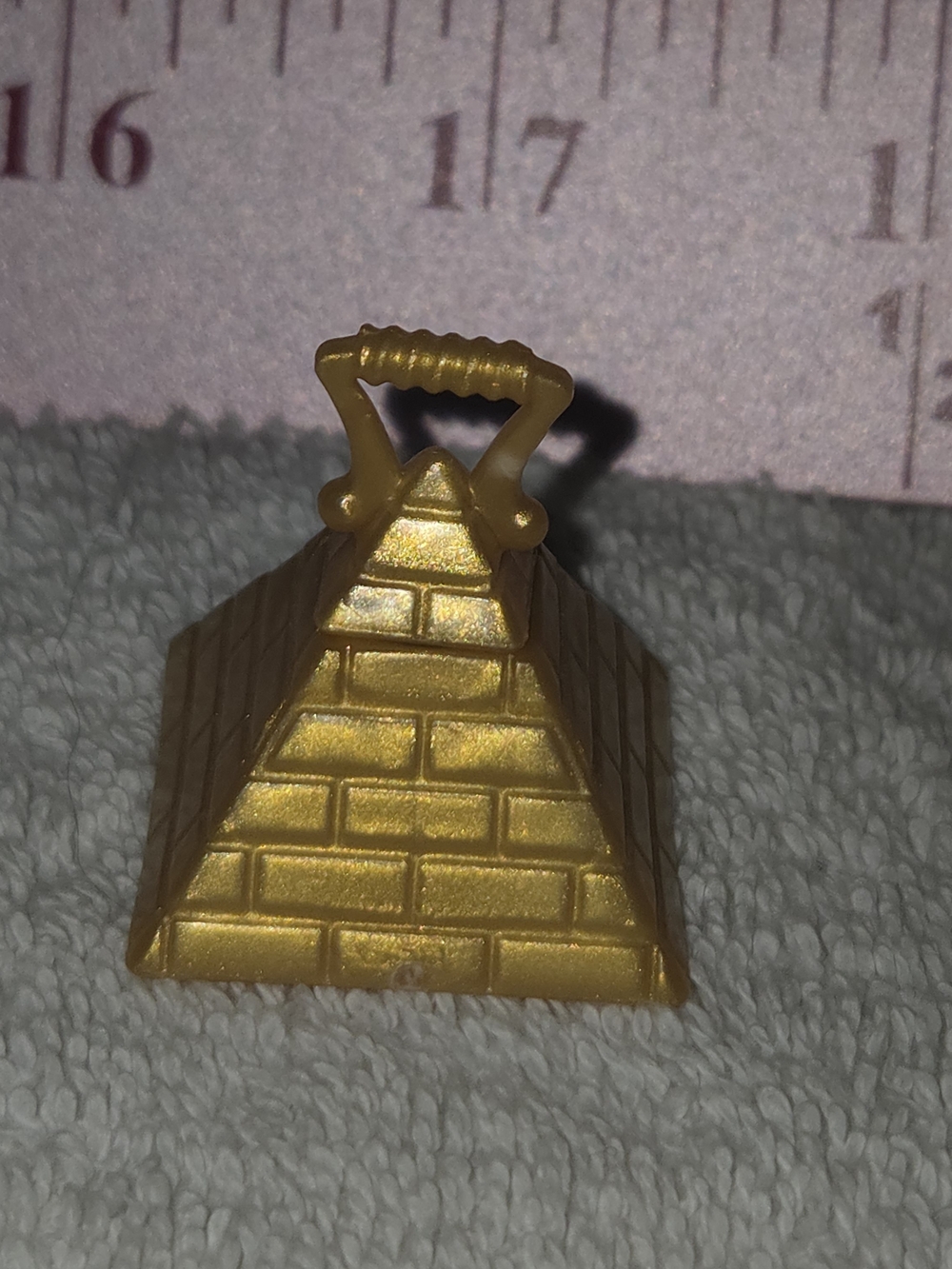 Mattel Monster High Cleo Dead Tired Gold Pyramid Doll Accessory